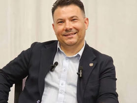 Korniza që e hëngri revoltën!