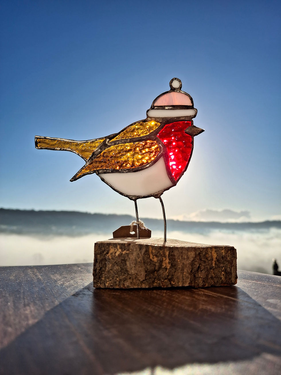 STAINED GLASS BOBBLE HAT ROBIN- DOT