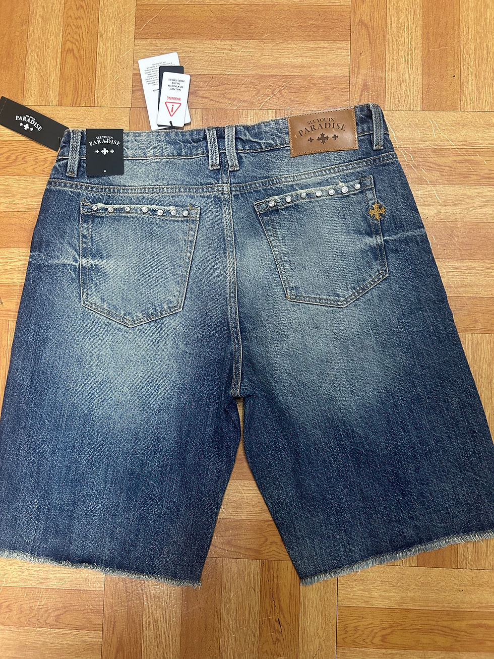 תמונה ממוזערת: JBP109S SYIP Shorts With Rhinestones