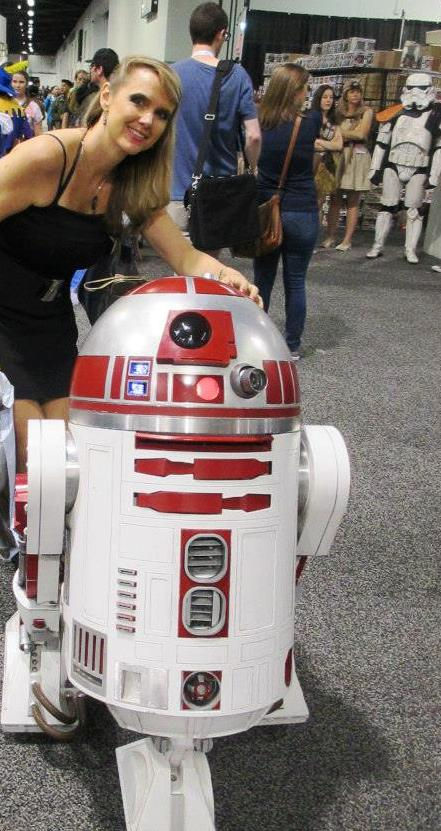 Wondercon deb with robot.jpg