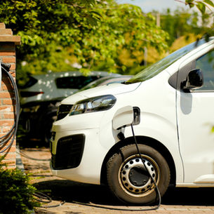 Unlocking the Science of High-Speed EV Charging: How Modern Technology Powers Faster, Safer Charges