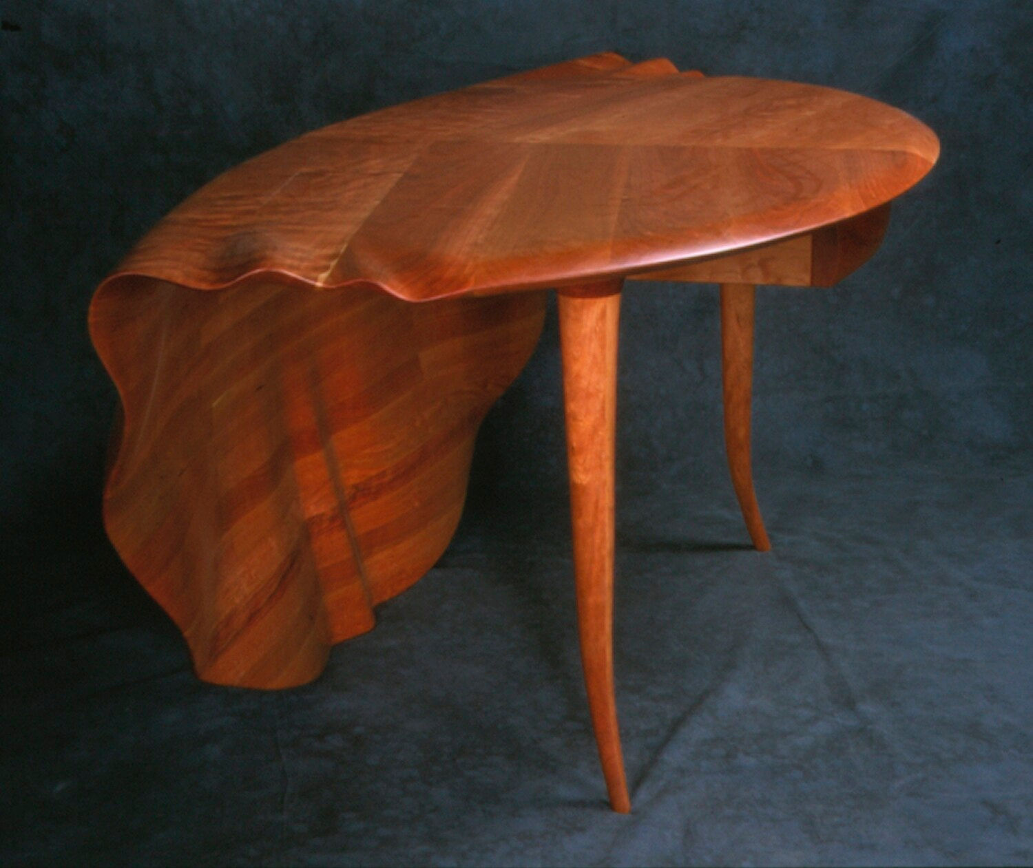 Grace Kelly Leaf Desk