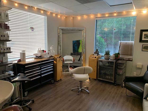 Full Salon.jpeg