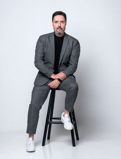 Retrato corporativo masculino em porto alegre