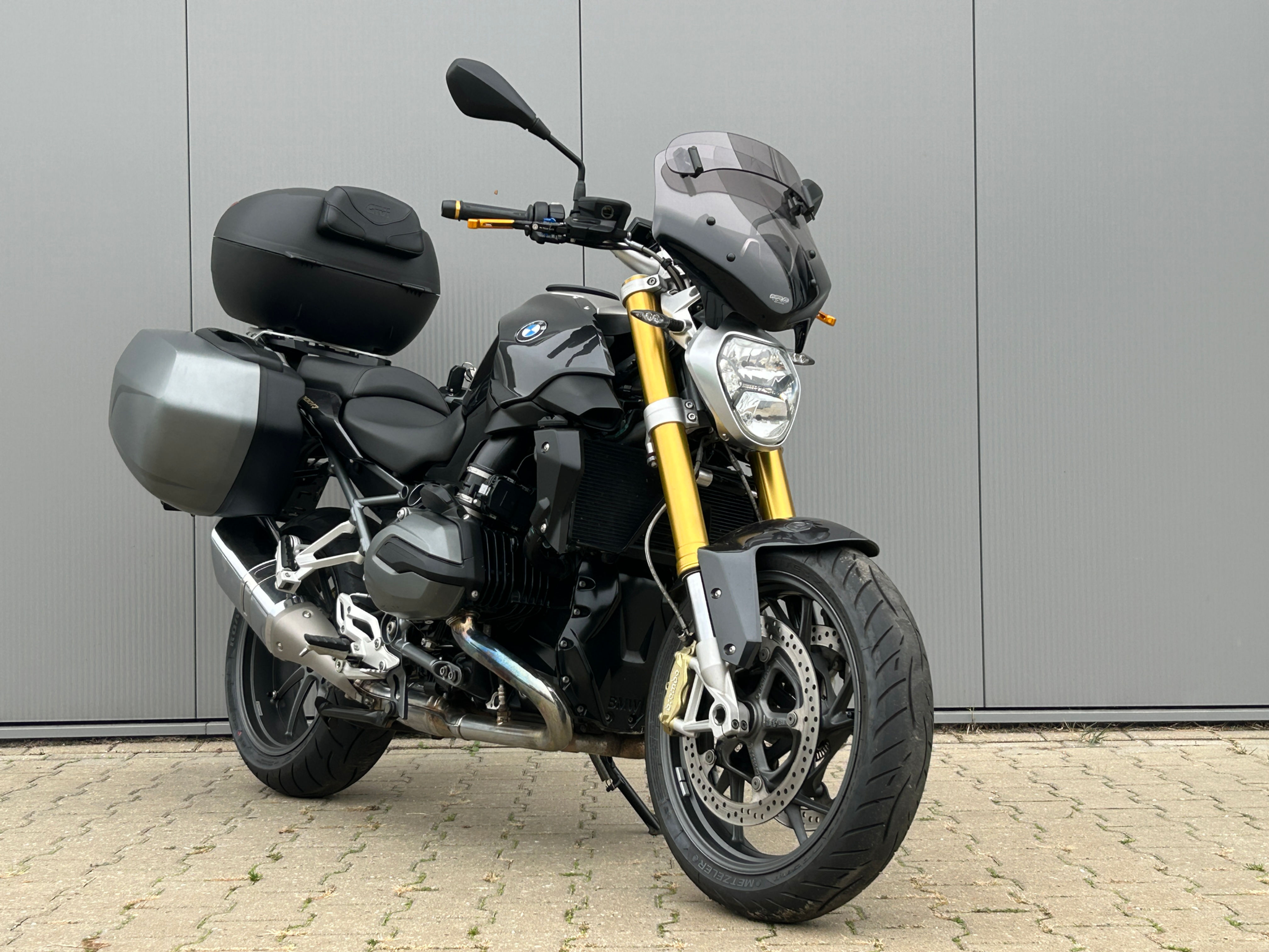 BMW R 1200 R LC 125pk ABS - 15.036 km - € 10.290,-