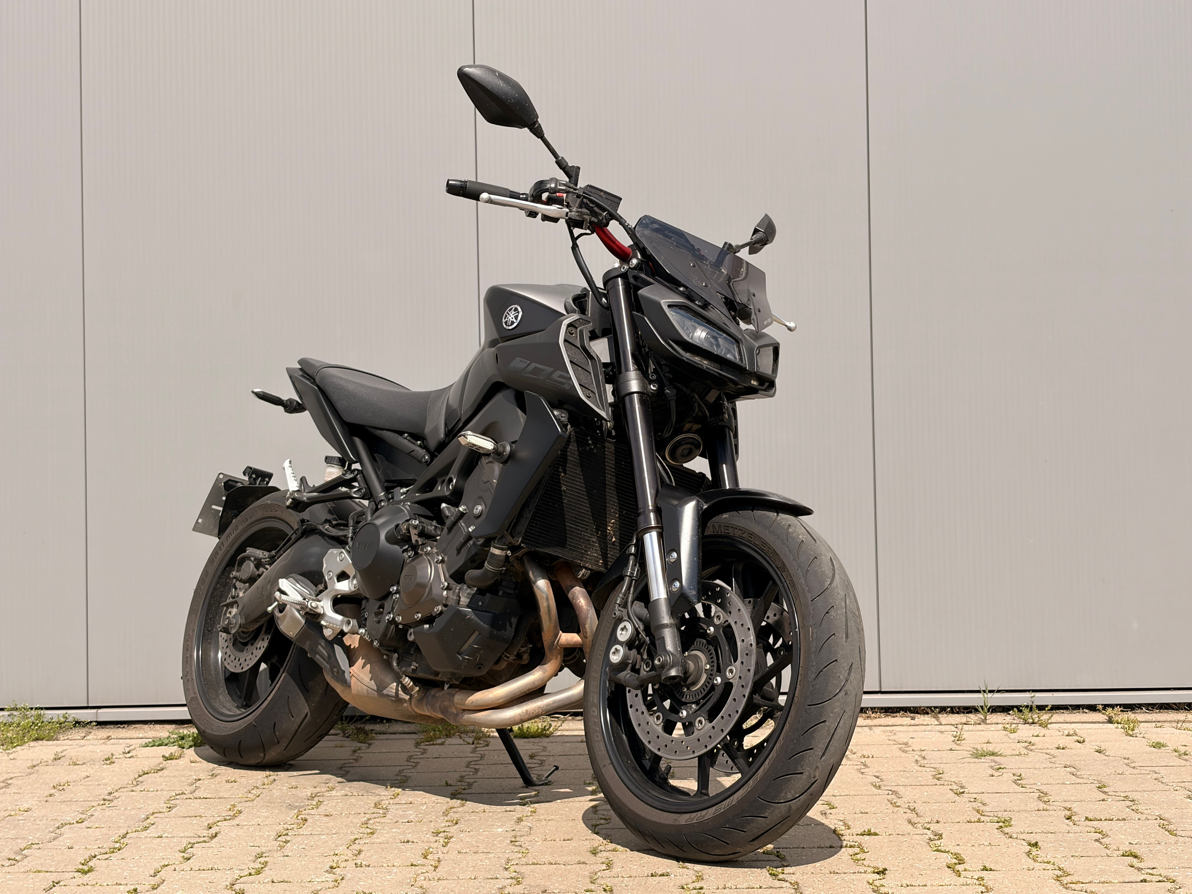 2018 Yamaha MT-09 115pk ABS TC - 24.541 km - € 7.990,-