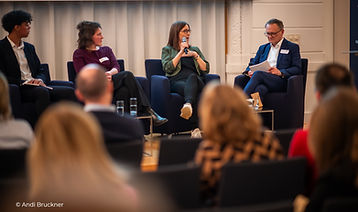 _©Andi Bruckner 246_edited.jpg