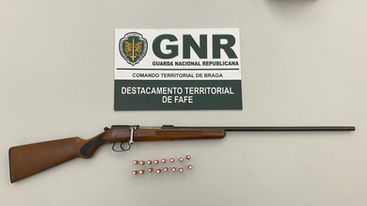 Homem detido por posse ilegal de arma de fogo em Fafe