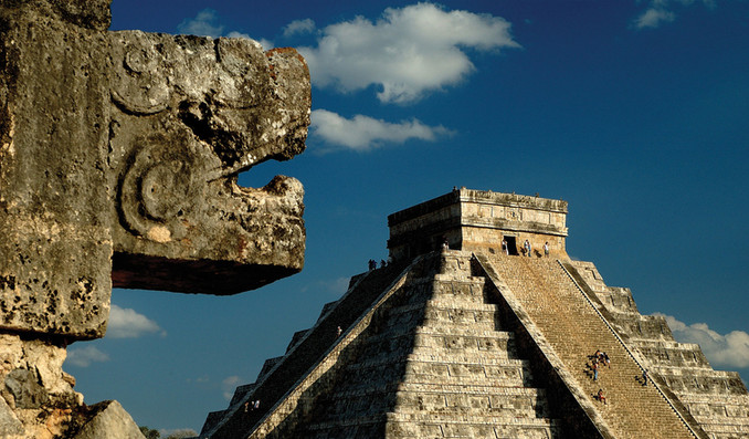 Chichén Itzá y el descenso de la Serpiente Emplumada