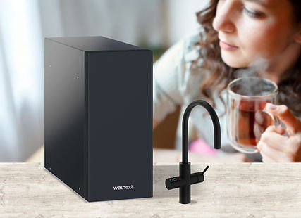 Unique è l’erogatore sottolavello che unisce funzionalità avanzate a un design compatto. Eroga acqua fredda, gasata e calda: ideale per casa ed ufficio.
Unique is the under-counter dispenser that combines advanced functionality with a compact design. It dispenses chilled, sparkling, and hot water—ideal for home and office.