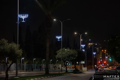 Lighting menorahs TLV (16).jpeg