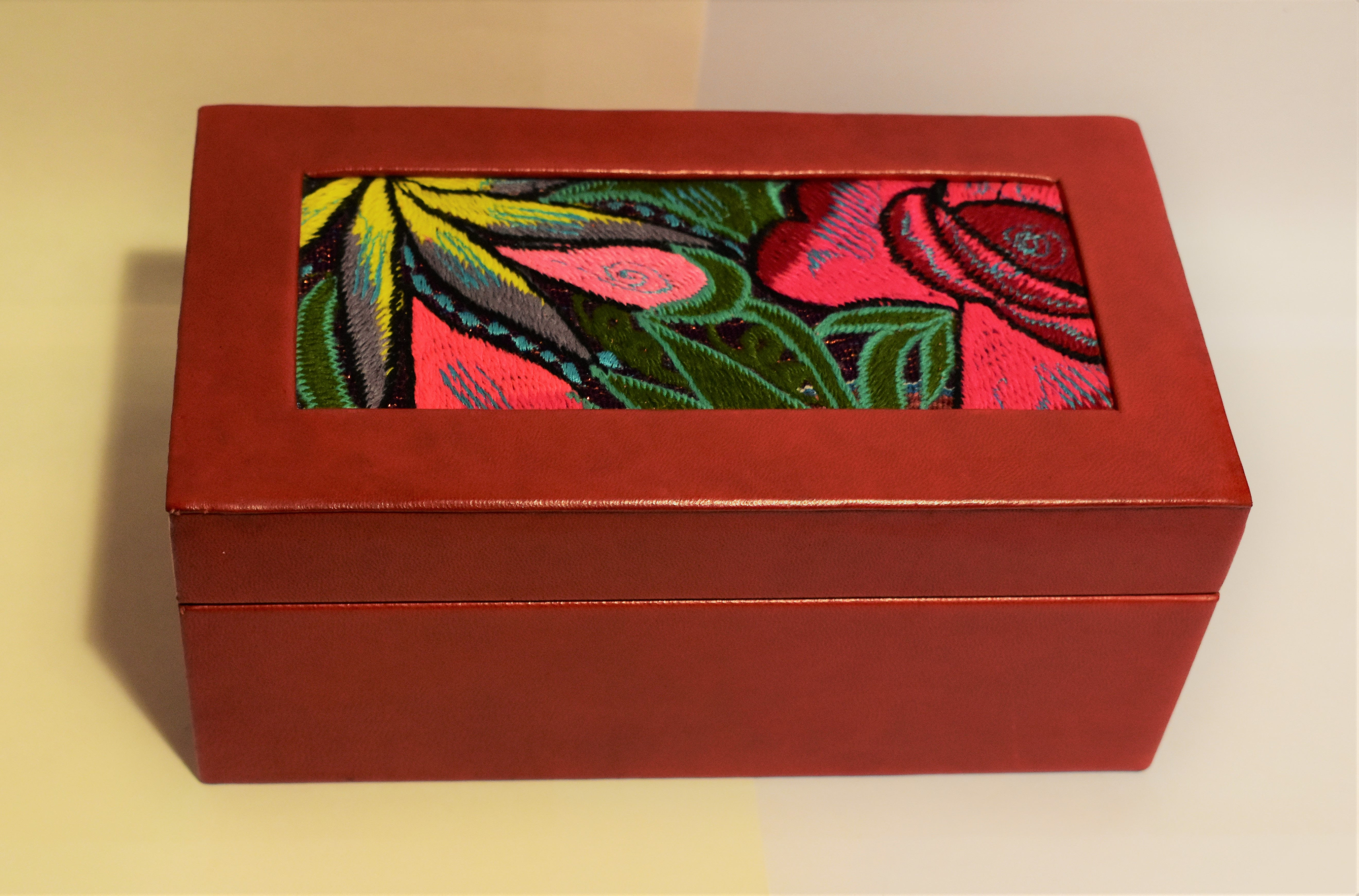 Joyero en piel artesanal