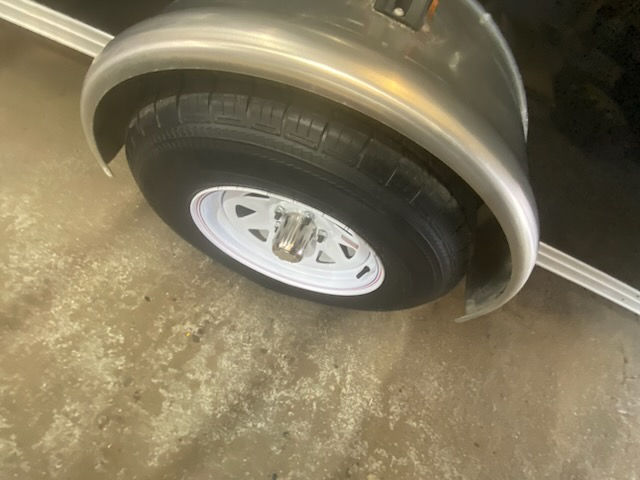 enclosed cargo trailer single axle rear view ramp