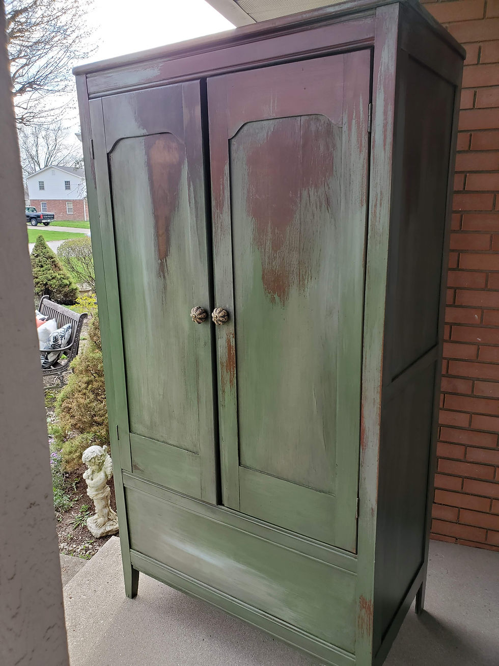 Thumbnail: Wardrobe, distressed ombre effect