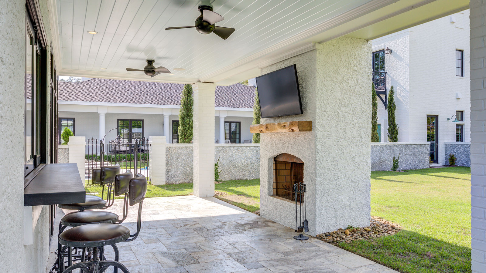 LR   3I5A8584_5_6_7_8.jpg