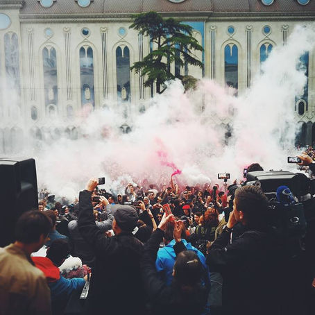 THOUSANDS OF RAVERS GATHERED IN FRONT OF THE GEORGIA'S PARLIAMENT AFTER THE RAIDS