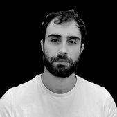Prof. Alessio Lanna, Ph.D. is the Founder of Sentcell. He obtained his Ph.D. from University College London on a Medical Research Council-Ph.D. studentship (2011-2016) and then continued as a Sir Henry Wellcome Trust Post-Doctoral Fellow at the University of Oxford (2016-2019). He currently holds an Honorary Professorship at UCL in recognition of paradigm shifting research in the field of cellular ageing and T lymphocyte senescence. He was the first to identify a hitherto unknown, multi-druggable pro-ageing sMAC complex and the anti-ageing mechanism of telomere vesicle transfer at the immune synapse between APCs and T lymphocytes. He continues to refine and sculpt discoveries in the field of immune senescence. His mission is to make Sentcell a first-in-class compound manufacturing company that will reverse or delay the ageing process. Recently, Alessio discovered the first functional cure for HIV by applying T cell rejuvenation principles, and a River of telomeres for systemic rejuvenation.