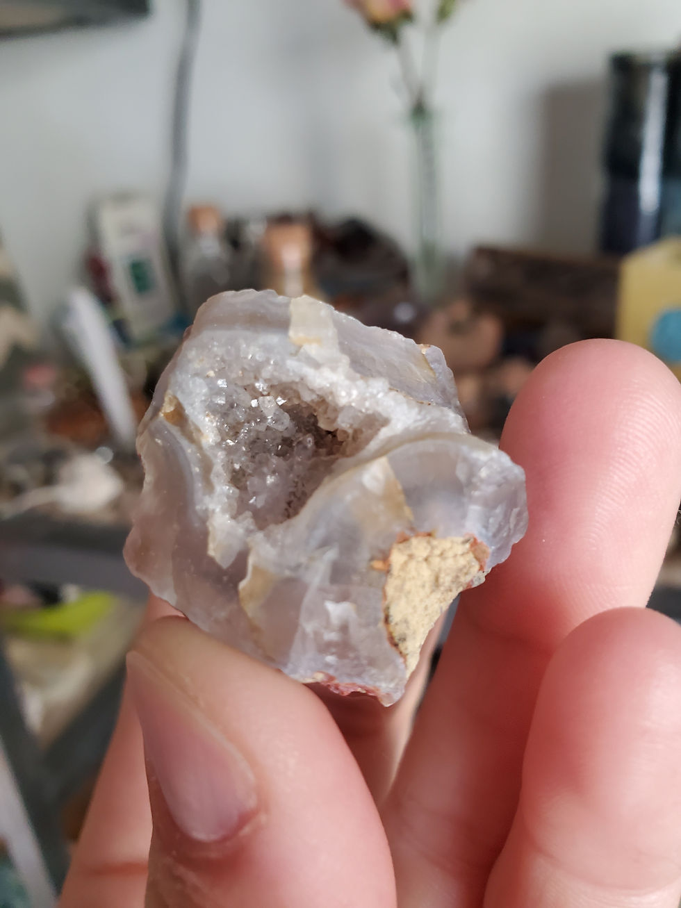 Banded agate with Crystal Quartz