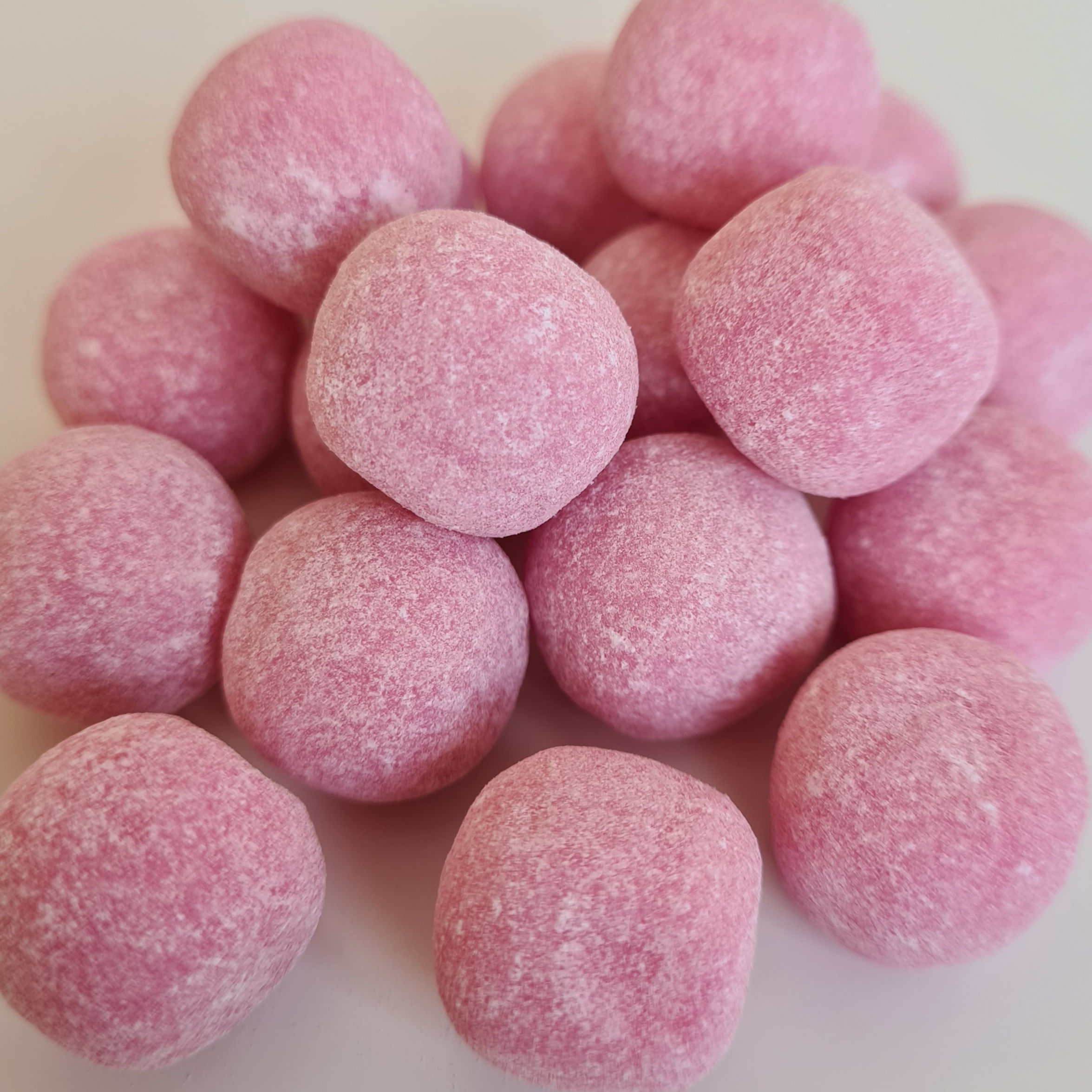 Strawberry Bon Bons 200g