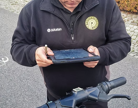 Flytta elsparkcyklar snabbt med QR-koder