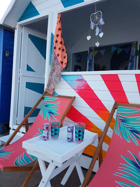 Seahorse Beach Hut | Ladybird Seascapes