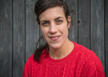 frau rote pulli nicole nerger fotografie portraet bilder