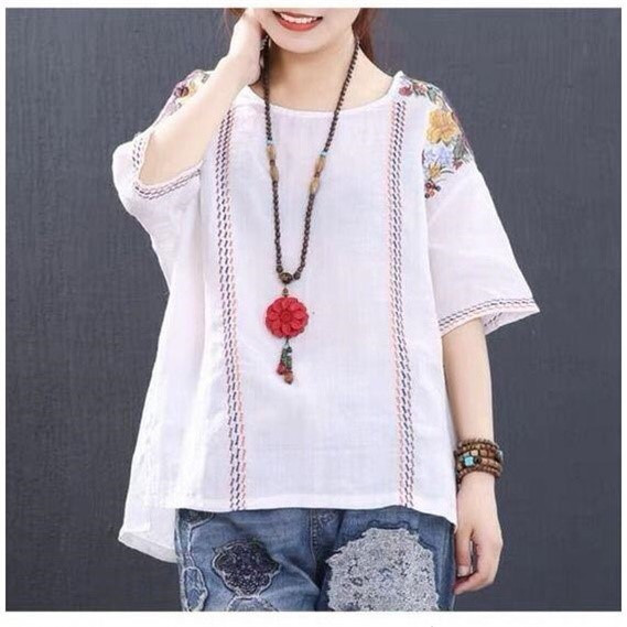 ภาพขนาดย่อ: เสื้อคอกลม ปักลาย
