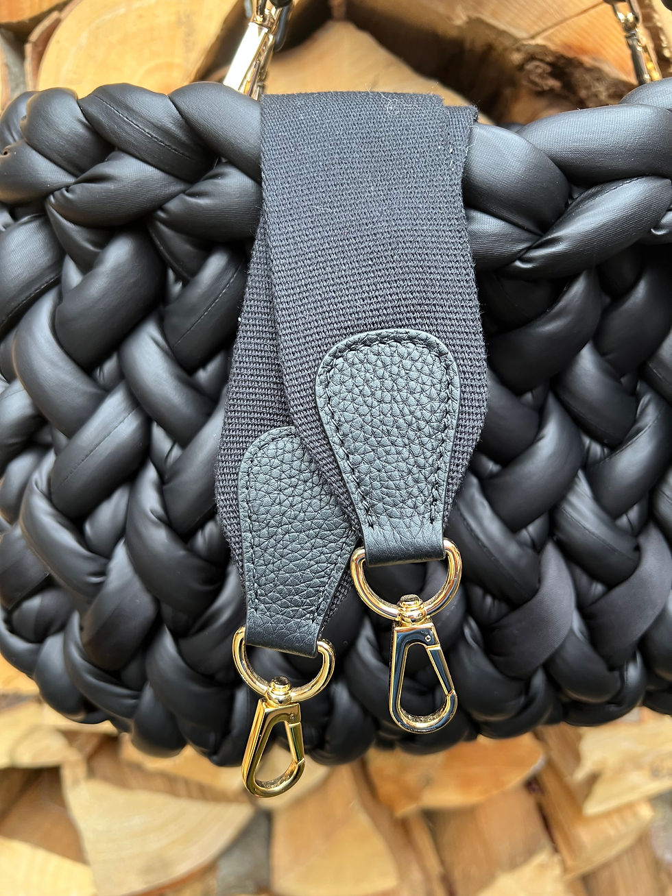 Miniaturbild: Tasche in Flechtmuster