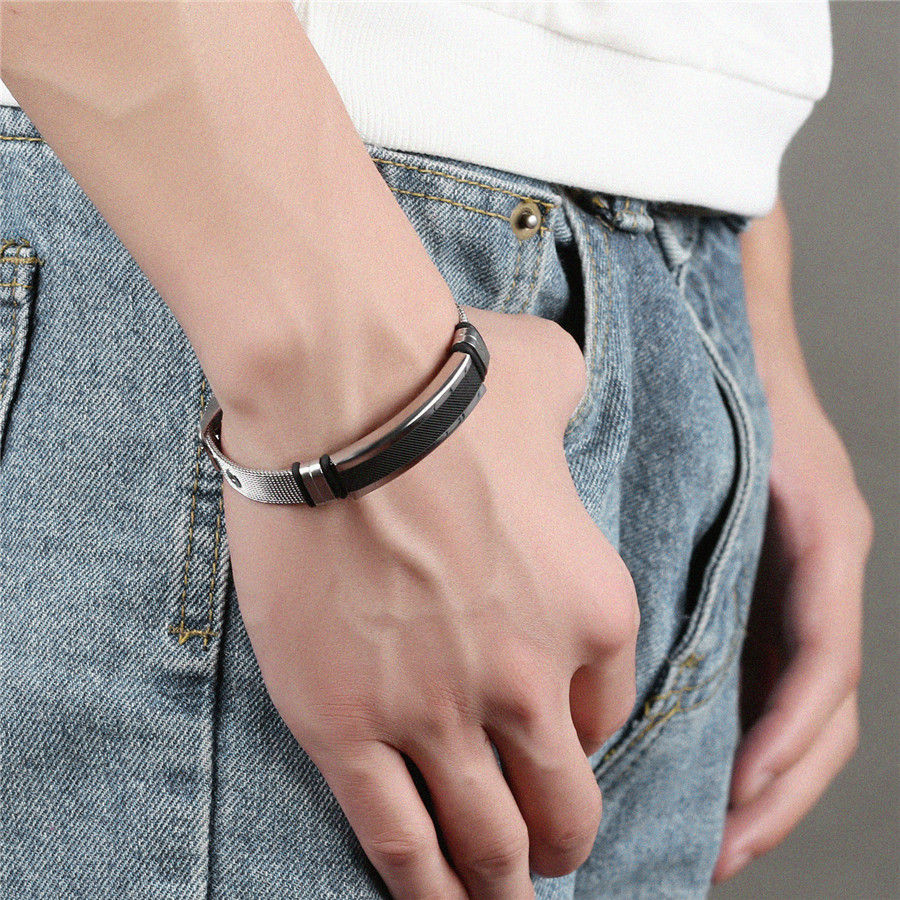 Miniatura: Pulsera para Hombre en acero inoxidable. Diseño minimalista con cierre de correa