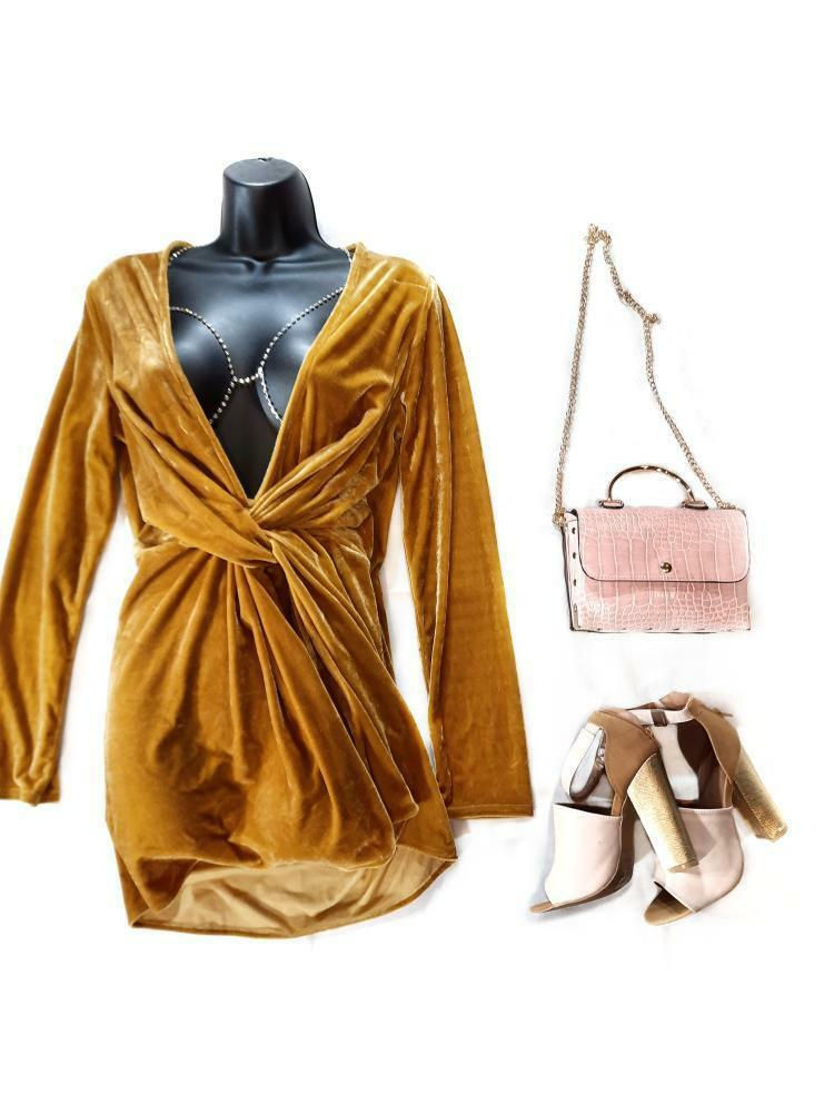 Thumbnail: Golden Outfit