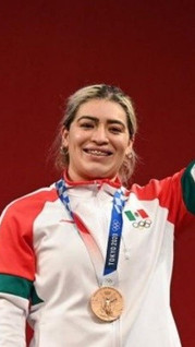 La maravillosa Aremi Fuentes ganadora de la tercera medalla de bronce para México. ¡Muchas felicidades!
