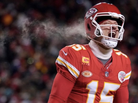 Patrick Mahomes supera a Tom Brady en récord de finales de conferencia consecutivas