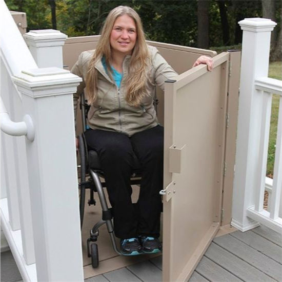 wheelchairplatformlift-final-4-premierliftproducts (3)_edited.jpg