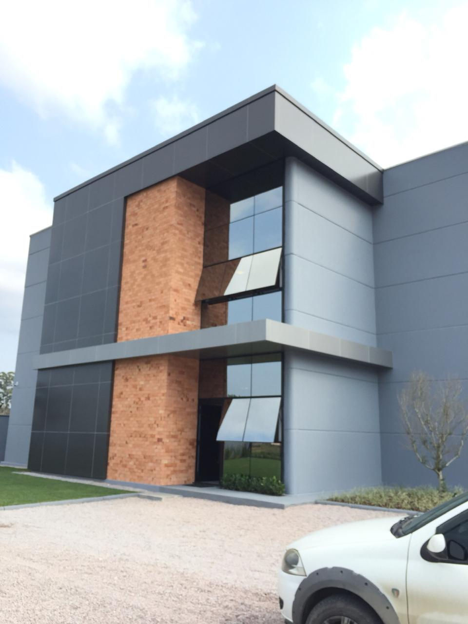 ACM Cinza Grafite - Glazing com vidro refletivo prata