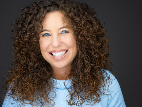 Professional Headshot of by Tampa Florida Photographer Dominick Ray. Image will be used in LinkedIN, Instagram, Facebook and websites.