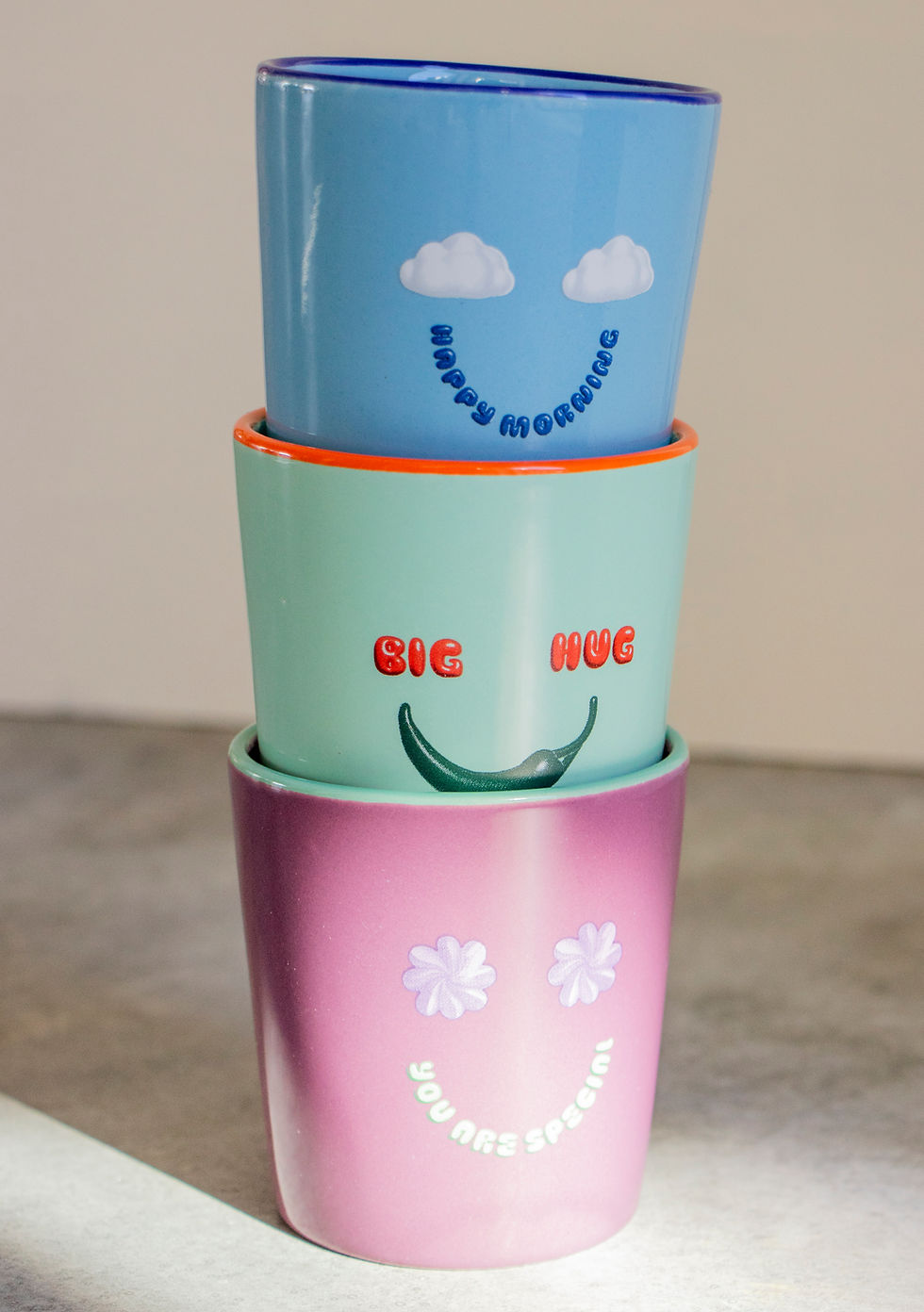 The Gift Label, Geschenke, drei Tassen mit lustigen Farben und motiven