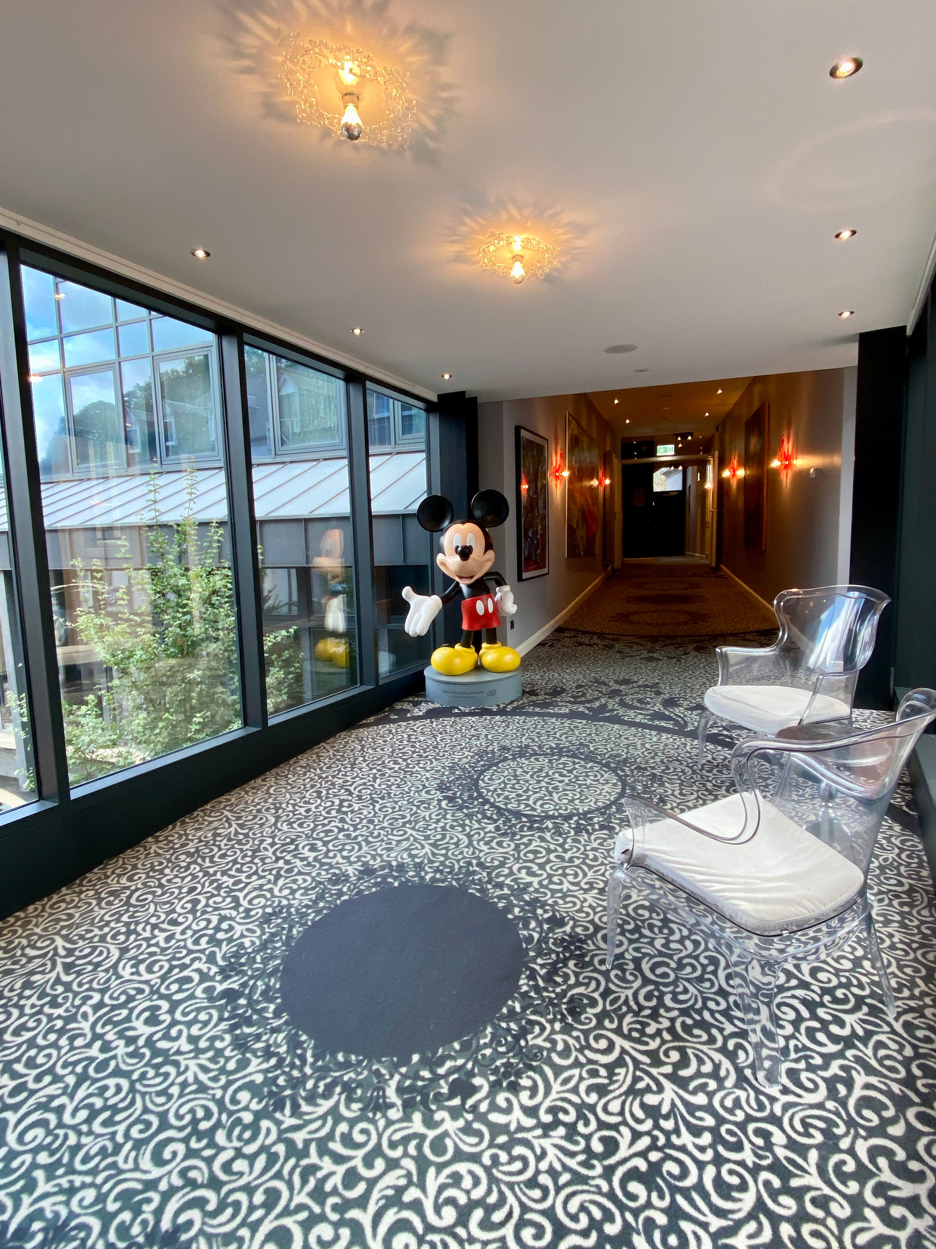 de passage tussen hotel Koener en  Le Clervaux, Boutique en Design hotel in Clervaux, Luxembourg