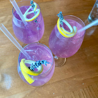 lavender gin in the Marshside op Cape Cod, USA