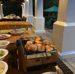 genieten van een locale Yakiniku in Tanjong Jara resort Maleisië