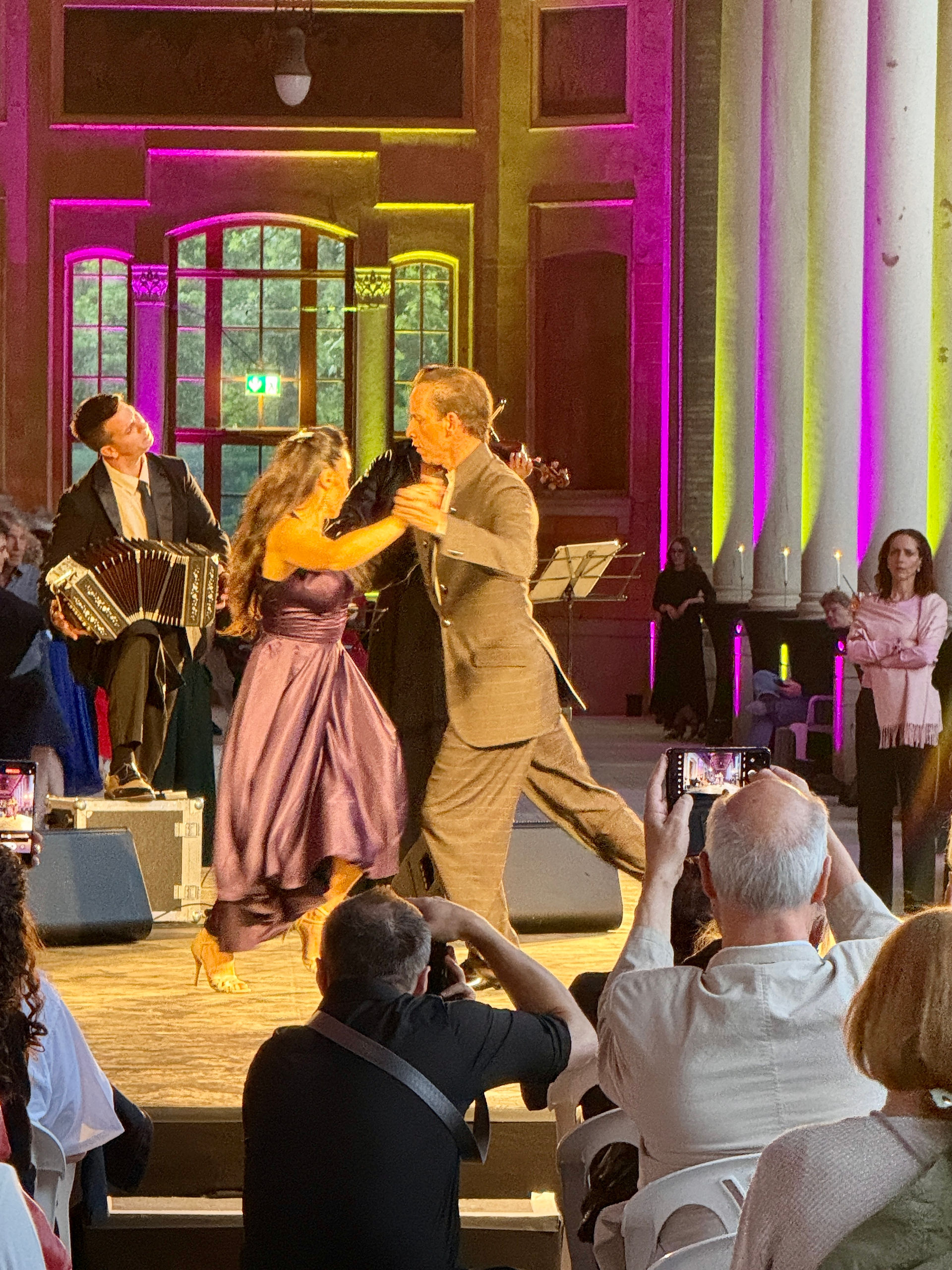 Tango in the Walkway in de Trinkhalle in Baden-Baden, Duitsland