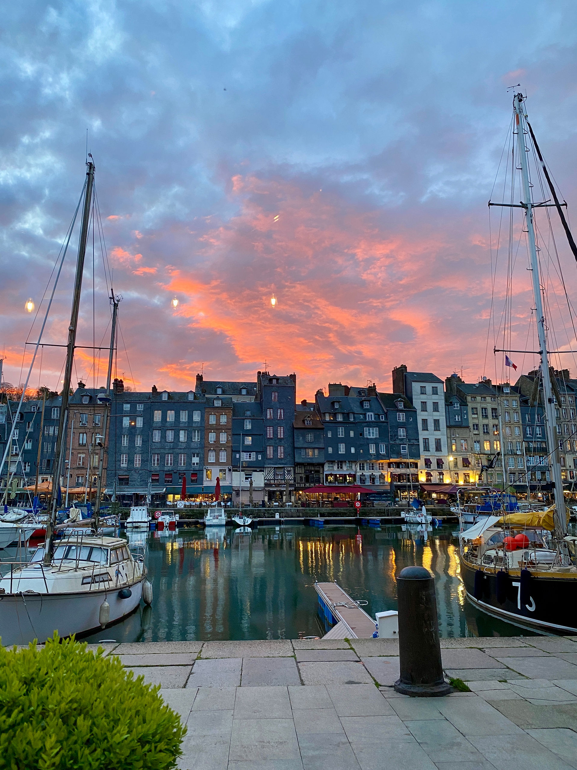 zonsondergang in le vieux bassin, Honfleur, Normandië