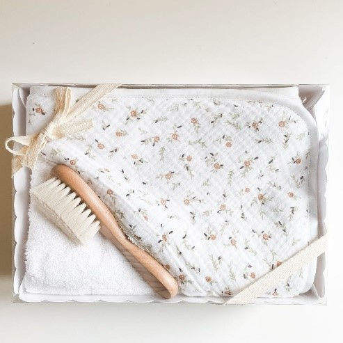 Coffret cape de bain + brosse à cheveux liberty: idée cadeau de naissance