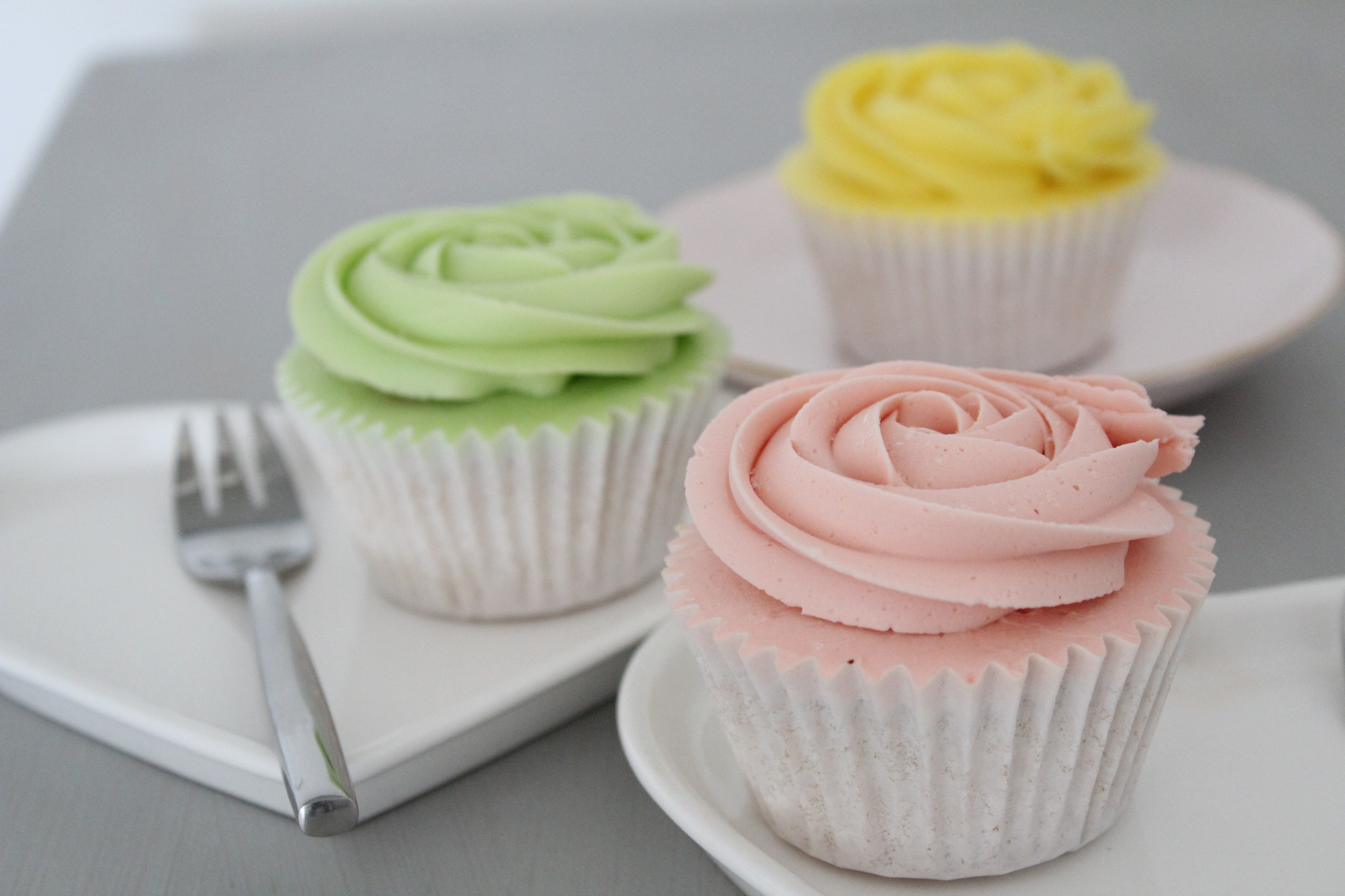 Hand Baked Cakes And Cupcakes Kiss Me Cupcakes Birmingham