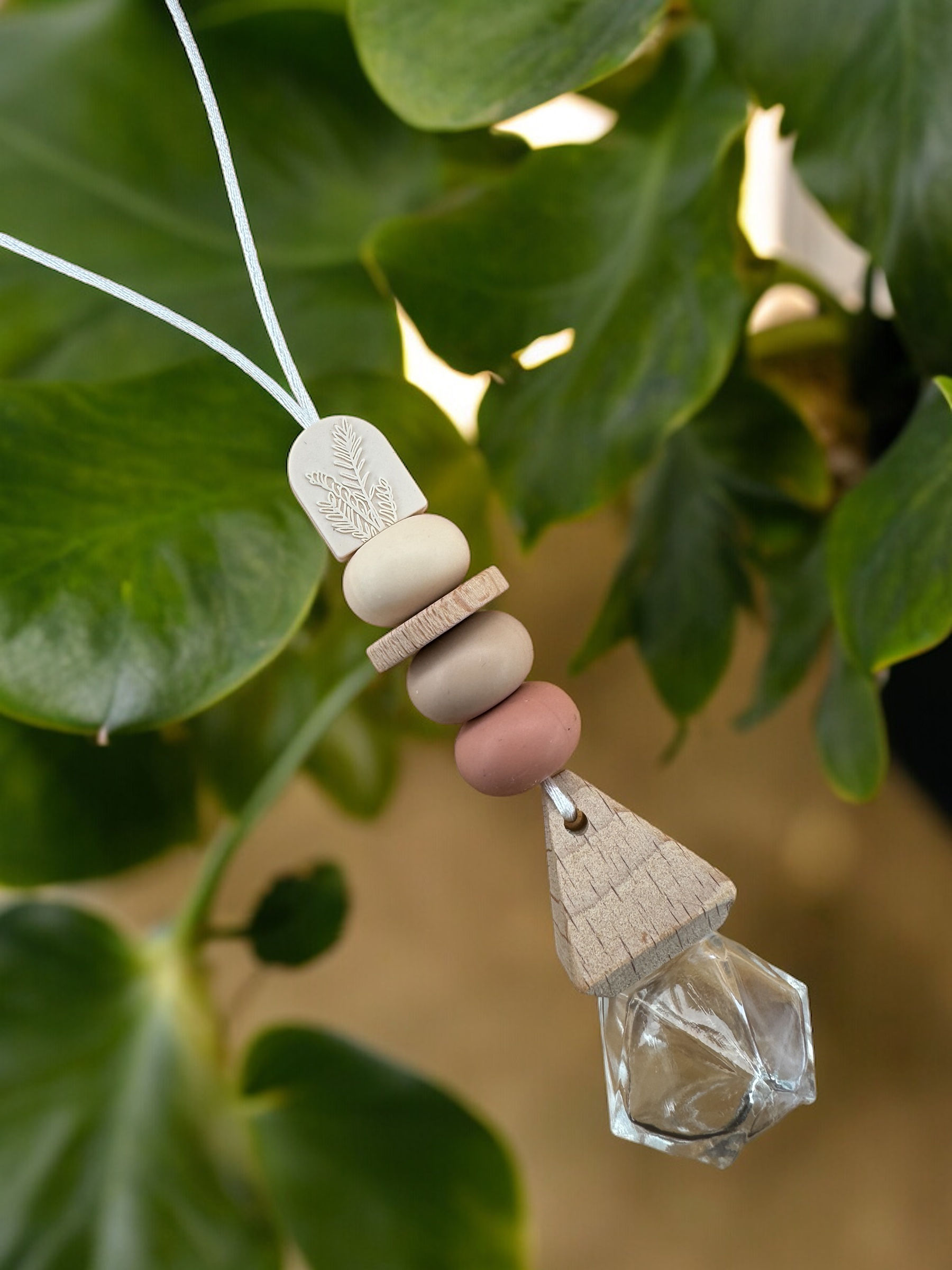 Cream Mustard Seed Hanging Diffuser
