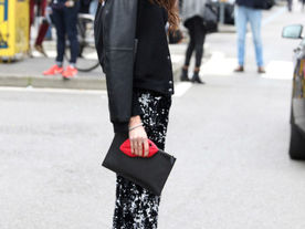 fuera tacones, hola tenis .... Bye high heels, hello sneakers