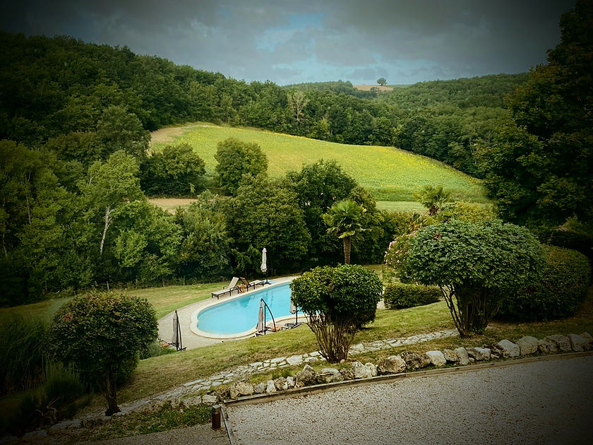 Piscine et vue pano.jpg