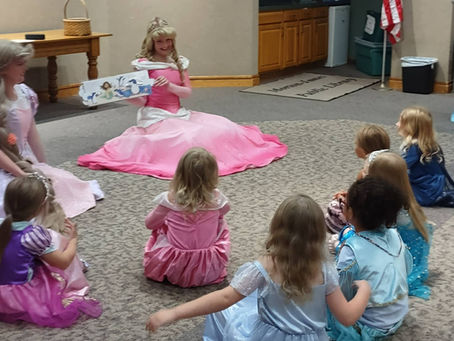 princesses visit library