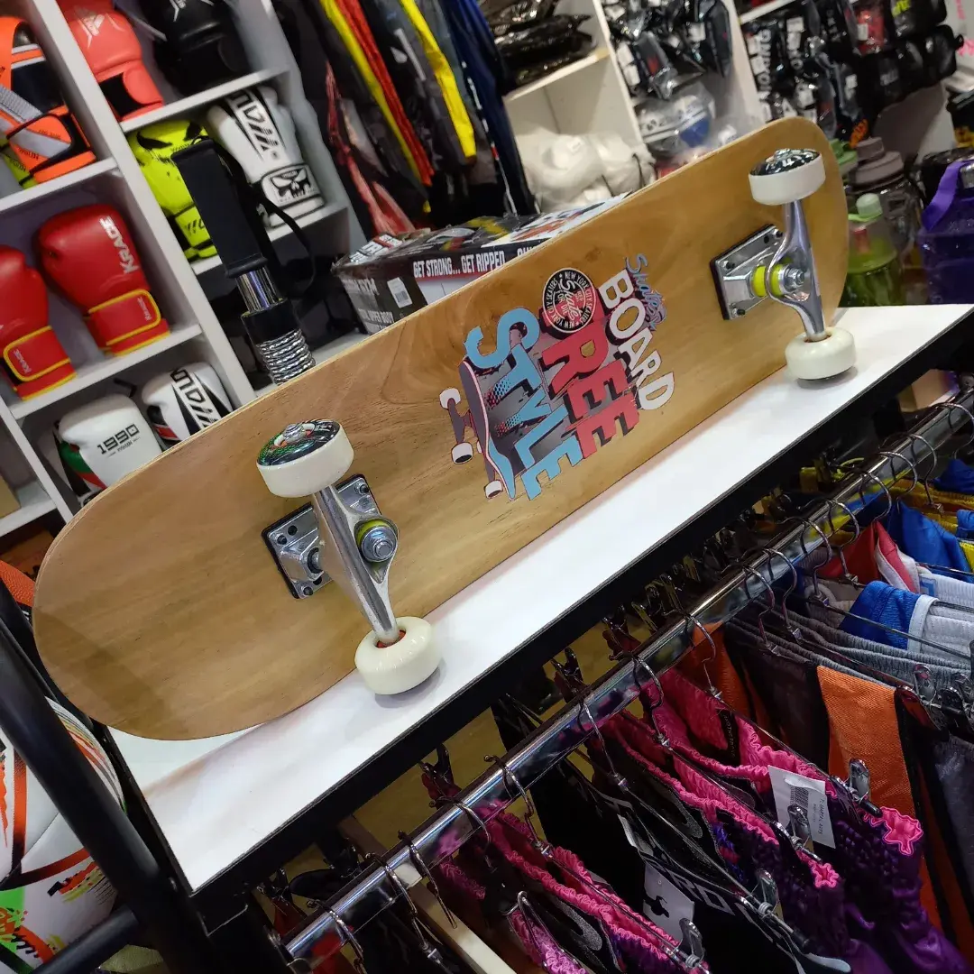 Bord free skateboard سكيت بورد 