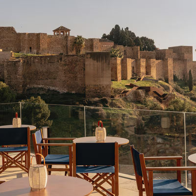 Cañitas Málaga: raíces manchegas con alma mediterránea en las alturas