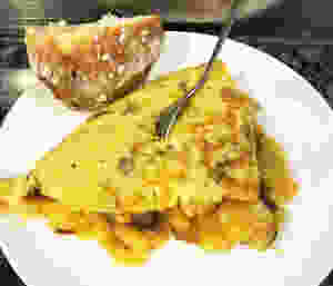 Tortilla de patatas - GastroMadrid